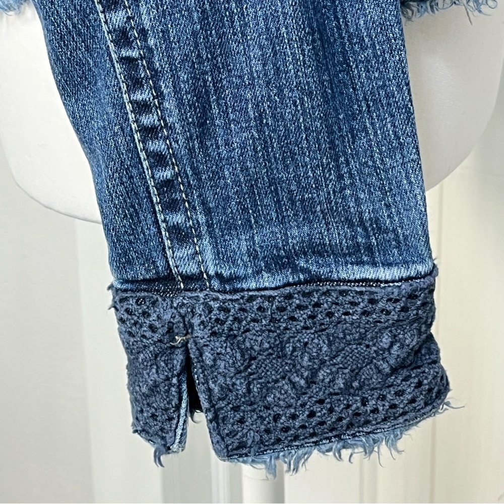 A.M.I. Vintage Women’s Raw Edge Denim Blue Jean Jacket Size M Y2K Casual - Picture 6 of 8